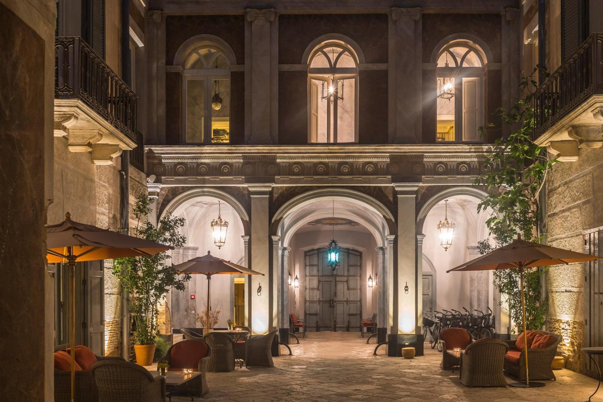 Palazzo Margherita Бернальда Экстерьер фото